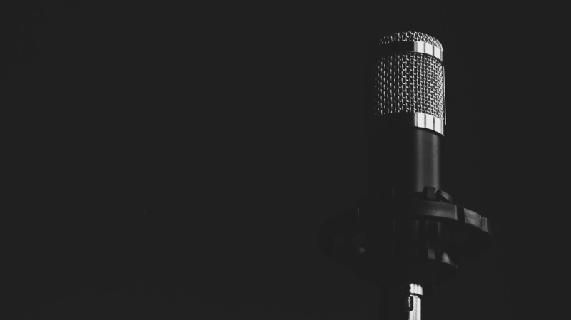 Descubre nuestro estudio de doblaje y grabación.